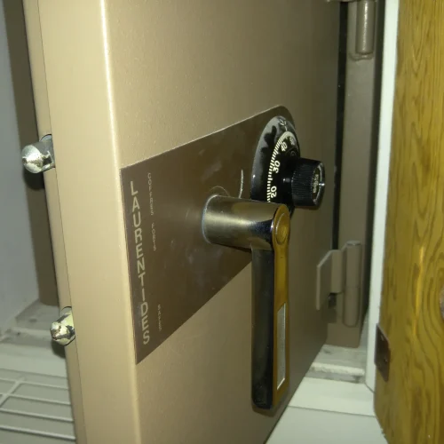 20170307_164344 safe unlocking & repair locksmith Vancouver 24/7 emergency locksmith